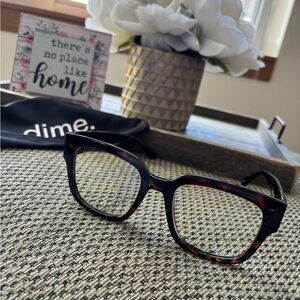 DIME Brea blue light glasses.